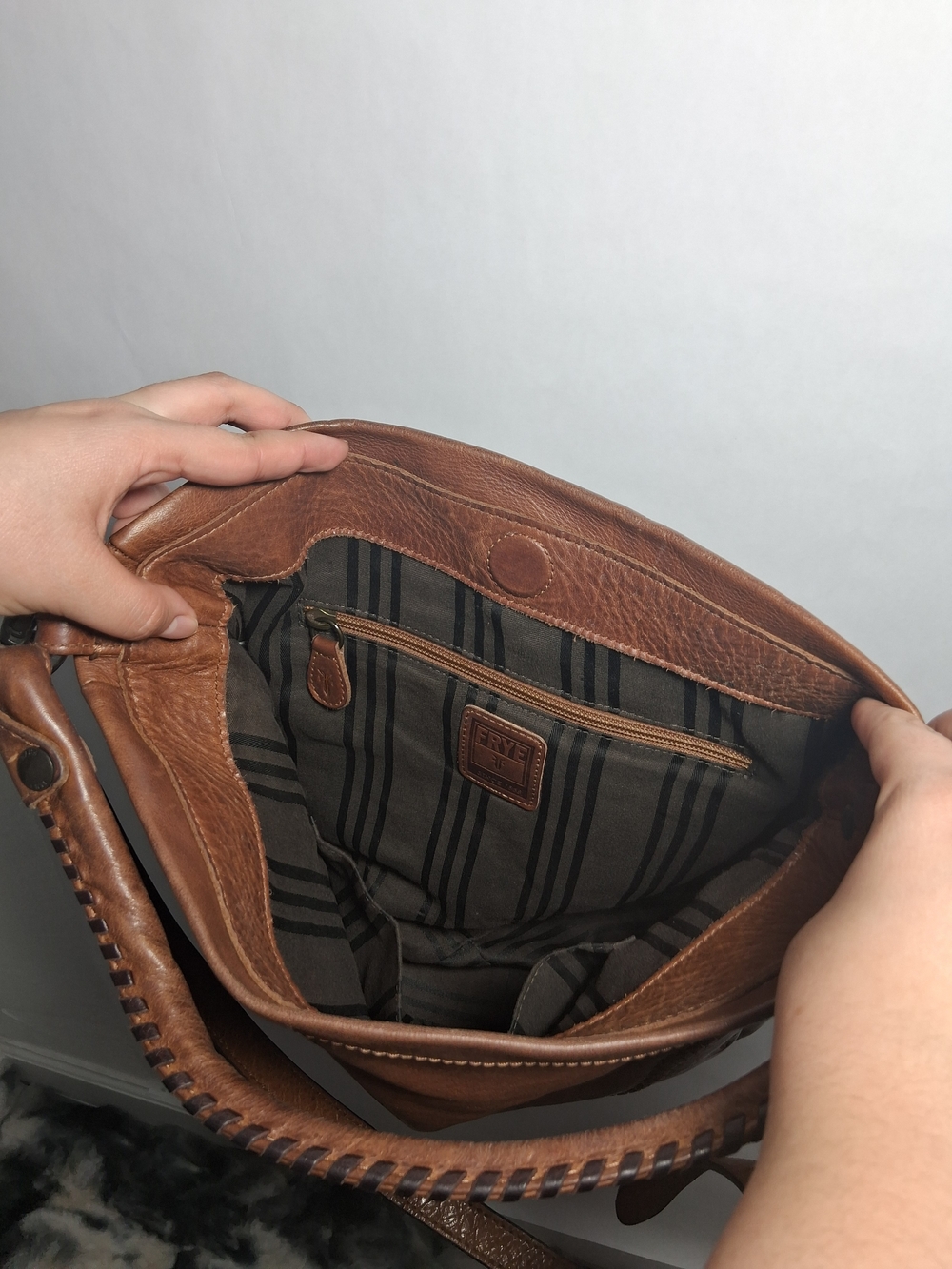 Frye Melissa Genuine Leather Slouchy Hobo Shoulder Bag - Picture 11 of 15